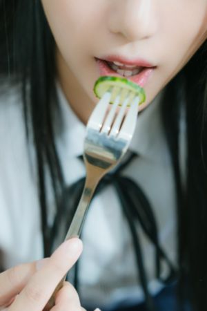 女人又爽又黄免费女仆_超清在线观看视频